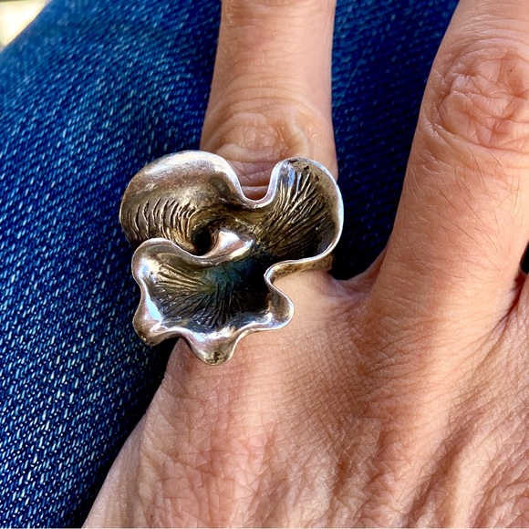 Vintage Jewelry - Vintage, Sterling Silver, Flower Ring, Post Modern, Handcrafted in Ukraine